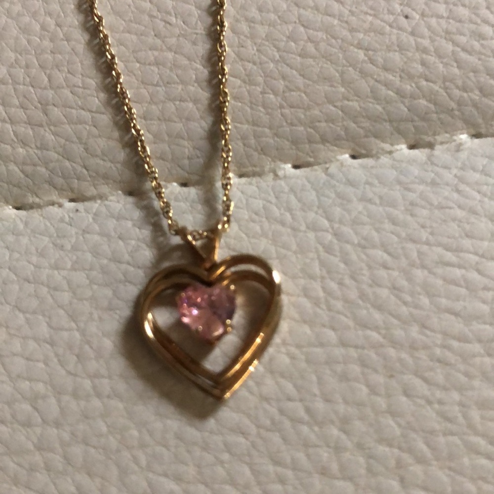 Heart 🩷 pendant necklace with gold chain 18”